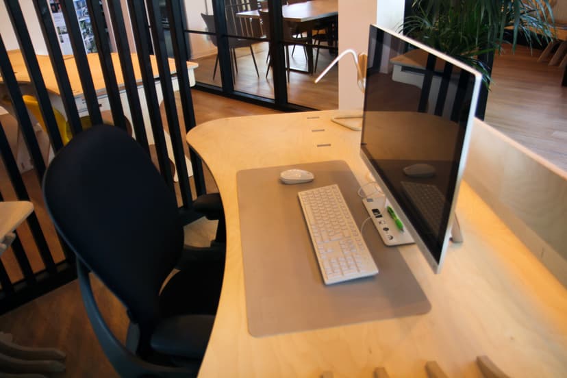 Hot Desk
